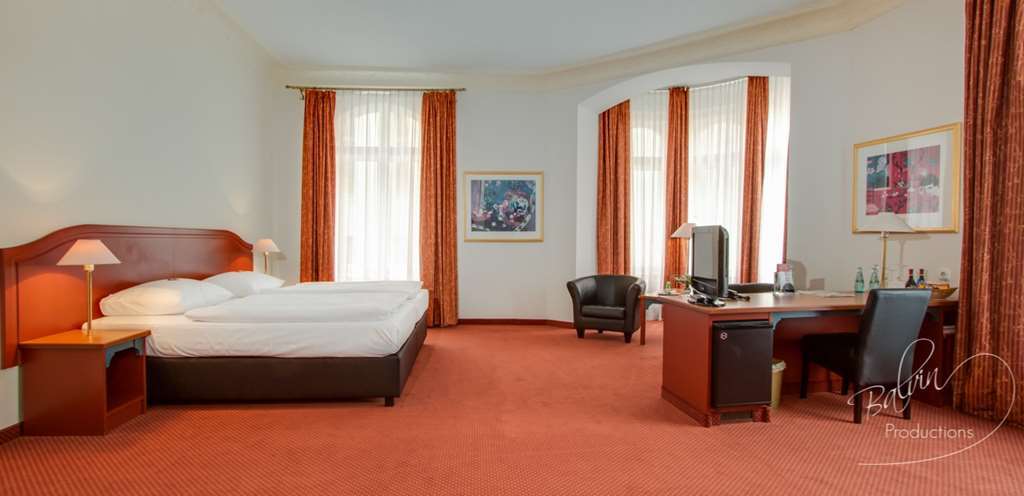 Akzent Hotel Am Goldenen Strauss Görlitz Стая снимка